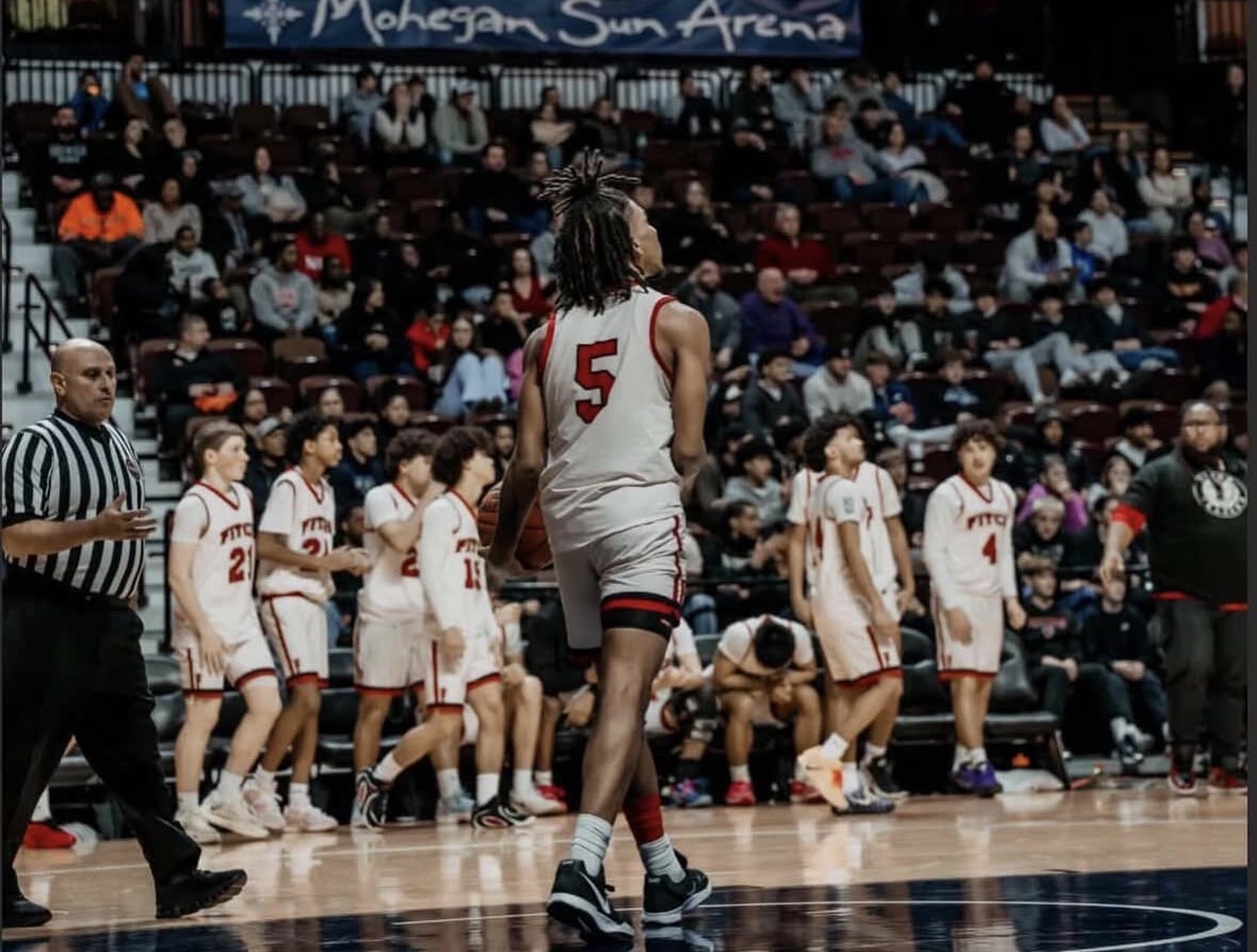 Boys’ Basketball Takes ECC Division I Championship For First Time Since 2004